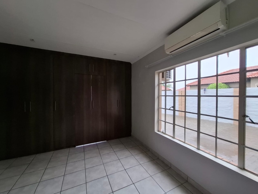 4 Bedroom Property for Sale in Waterkloof East North West